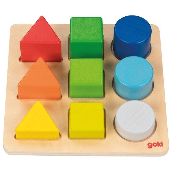 Brinquedo de madeira tabuleiro com cores e formas